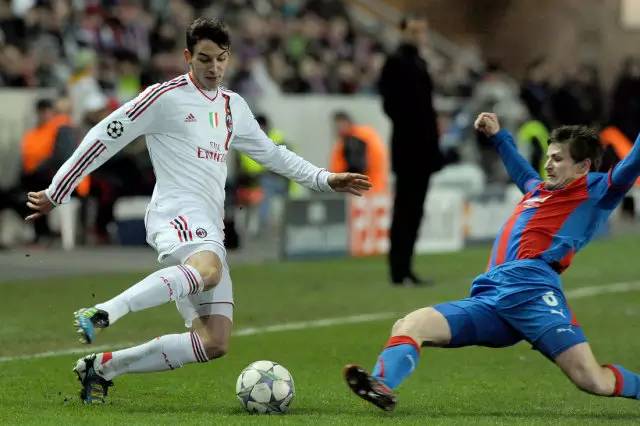 关于里程碑夜!里昂迎来里程碑;亚冠国际比赛日刷纪录;话题不断;赛季目标并未改变的信息 关于里程碑夜!里昂迎来里程碑;亚冠国际比赛日刷纪录;话题不断;赛季目标并未改变的信息