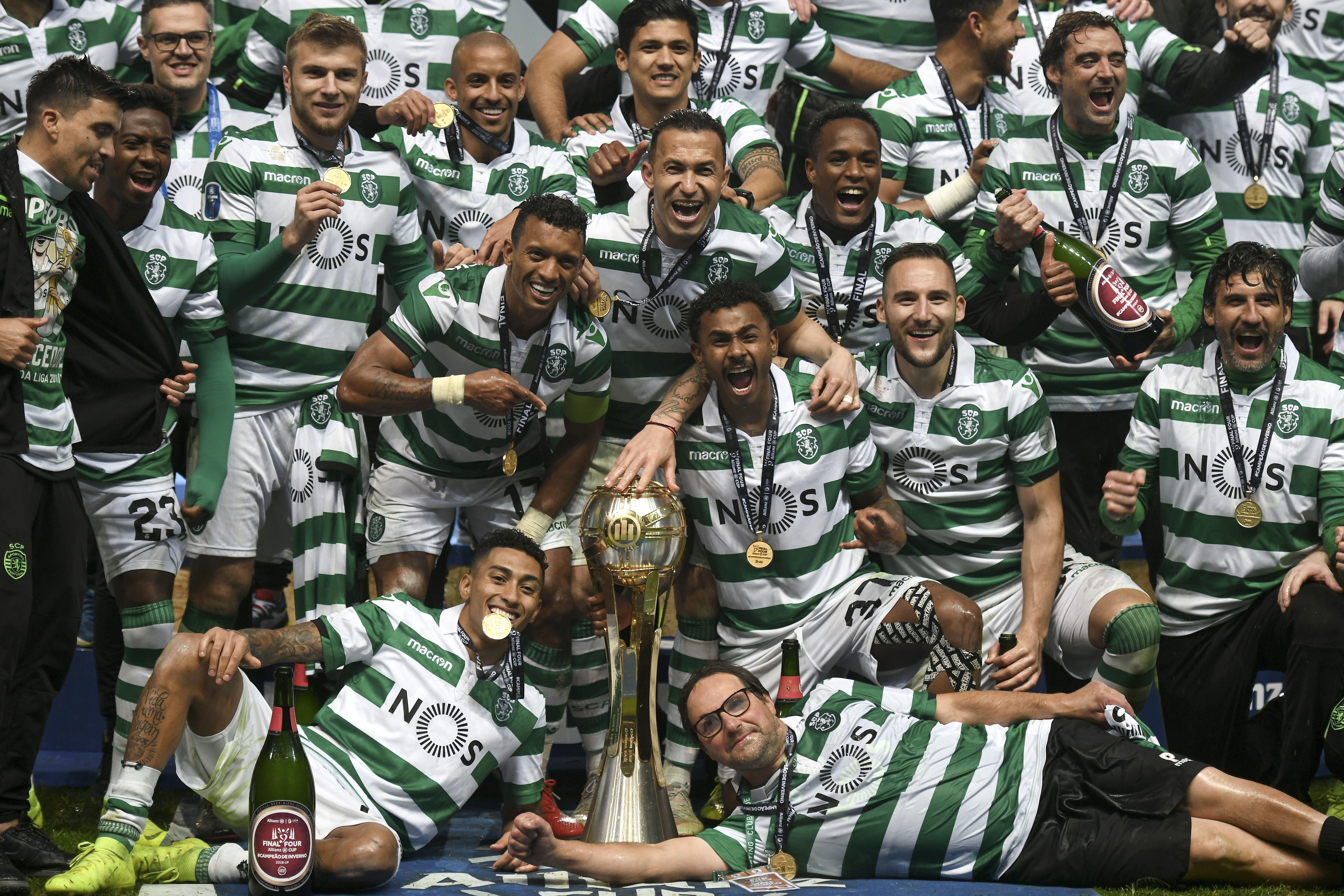 包含今晚欧超杯传出新动向，葡萄牙体育官宣签约，管理层表态：悬念犹存，赛季目标并未改变的词条