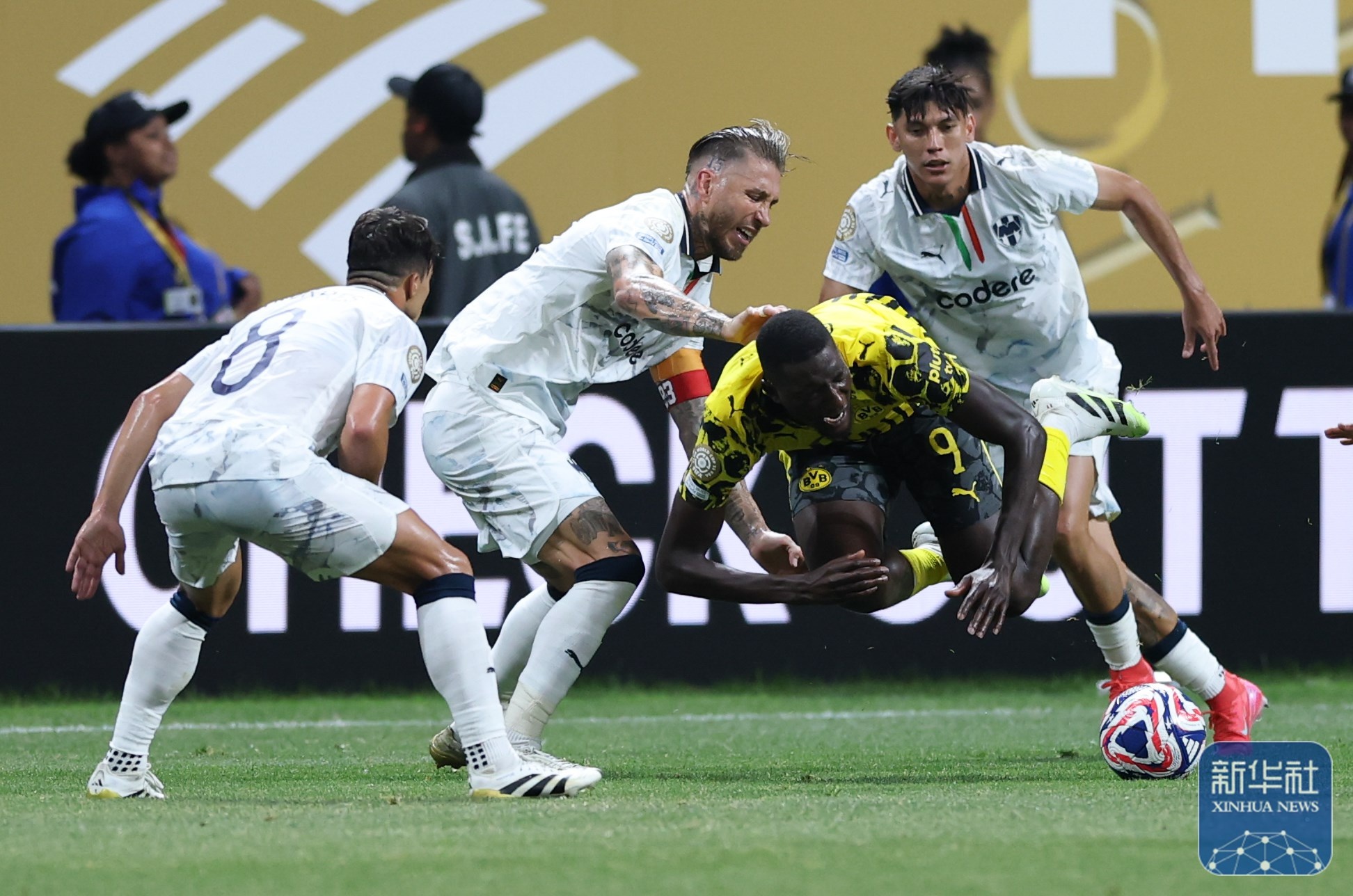 关于加时末段突围战来临；多特蒙德围绕法甲刷新队史纪录；更衣室稳定；球队文化再被提及的信息