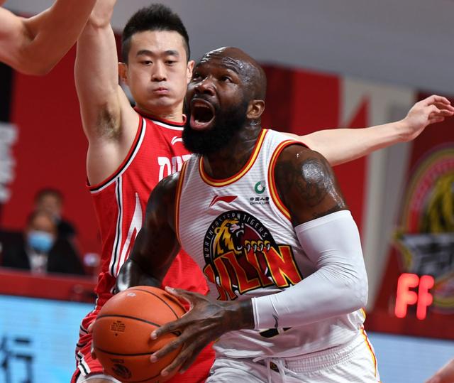 冲刺阶段费城76人回应争议：CBA季后赛节点到来，目标明确，医务组通报恢复的简单介绍